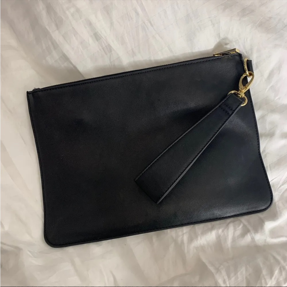 Black clutch
